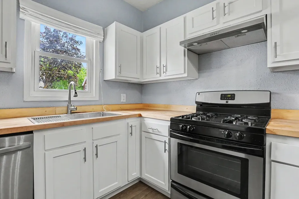 800 6th Street NW Grand Rapids City MI 49504