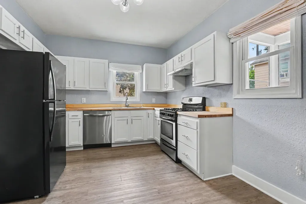 800 6th Street NW Grand Rapids City MI 49504