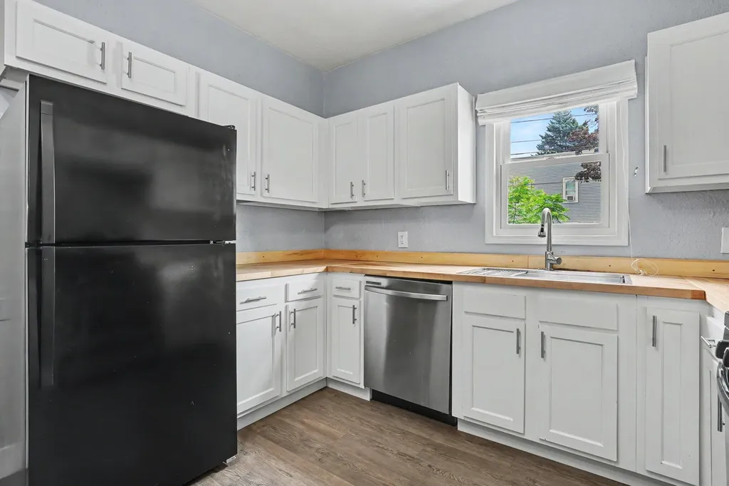 800 6th Street NW Grand Rapids City MI 49504