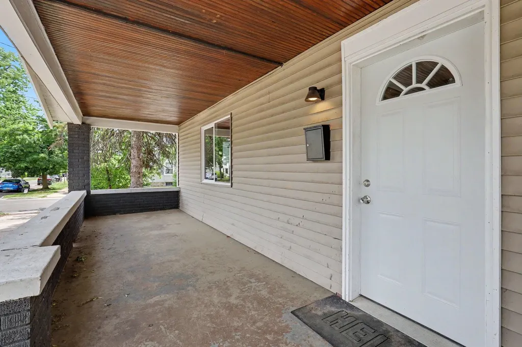 800 6th Street NW Grand Rapids City MI 49504