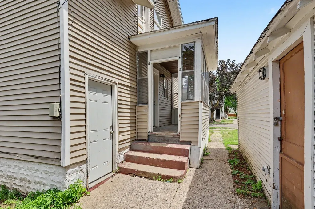 800 6th Street NW Grand Rapids City MI 49504