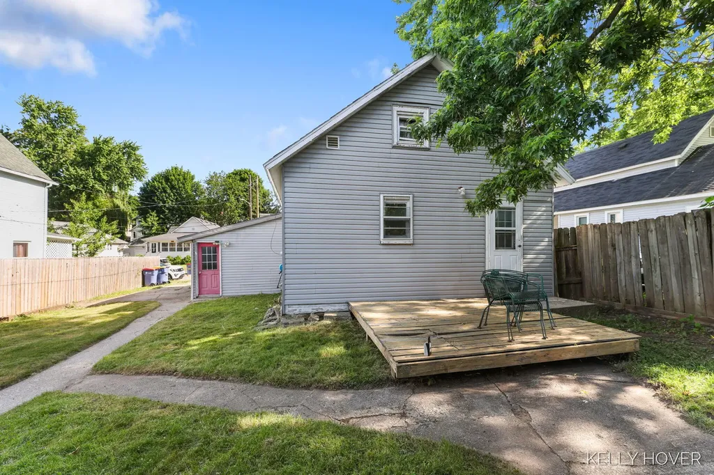 428 & 430 Fernando Street NE Grand Rapids City MI 49505