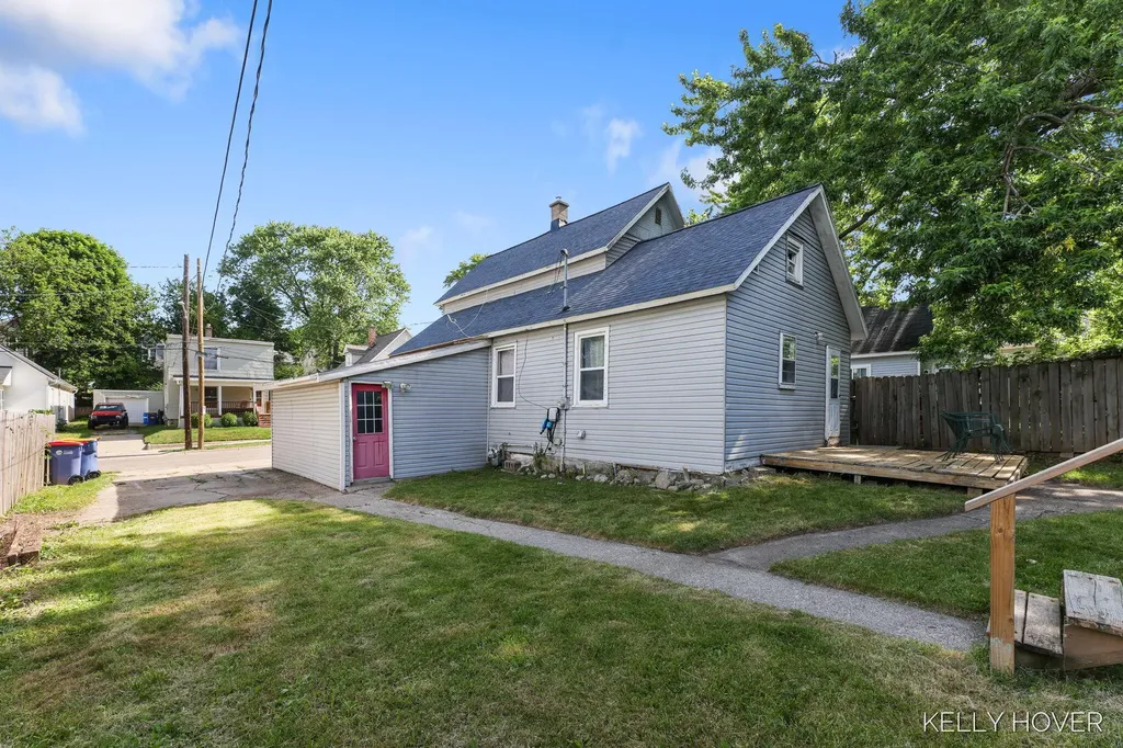 428 & 430 Fernando Street NE Grand Rapids City MI 49505