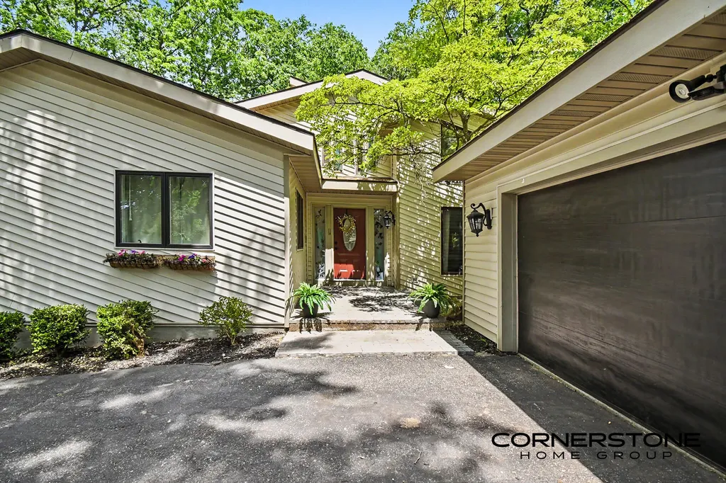 2111 Northridge Drive NE Plainfield Charter Township MI 49525