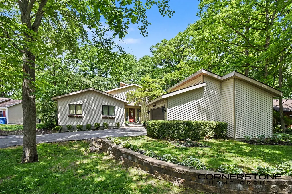 2111 Northridge Drive NE Plainfield Charter Township MI 49525