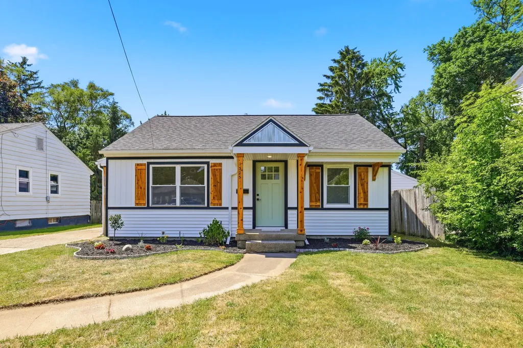 1325 Edith Avenue NE Grand Rapids City MI 49505