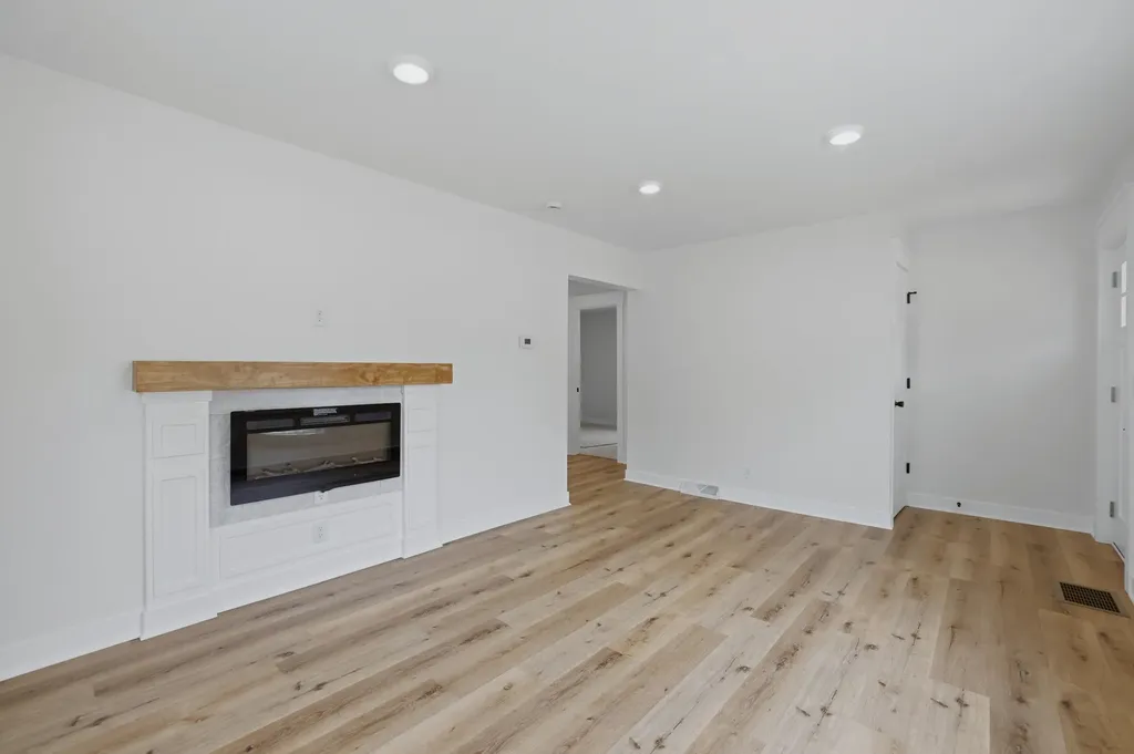 1325 Edith Avenue NE Grand Rapids City MI 49505
