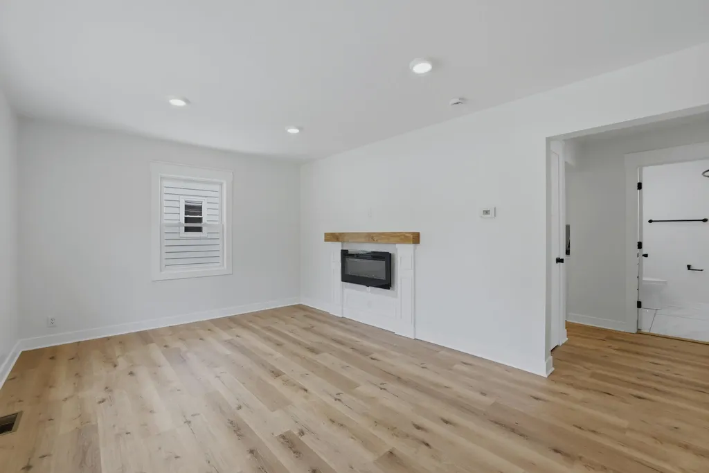 1325 Edith Avenue NE Grand Rapids City MI 49505