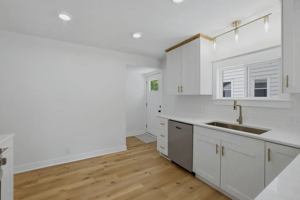1325 Edith Avenue NE Grand Rapids City MI 49505