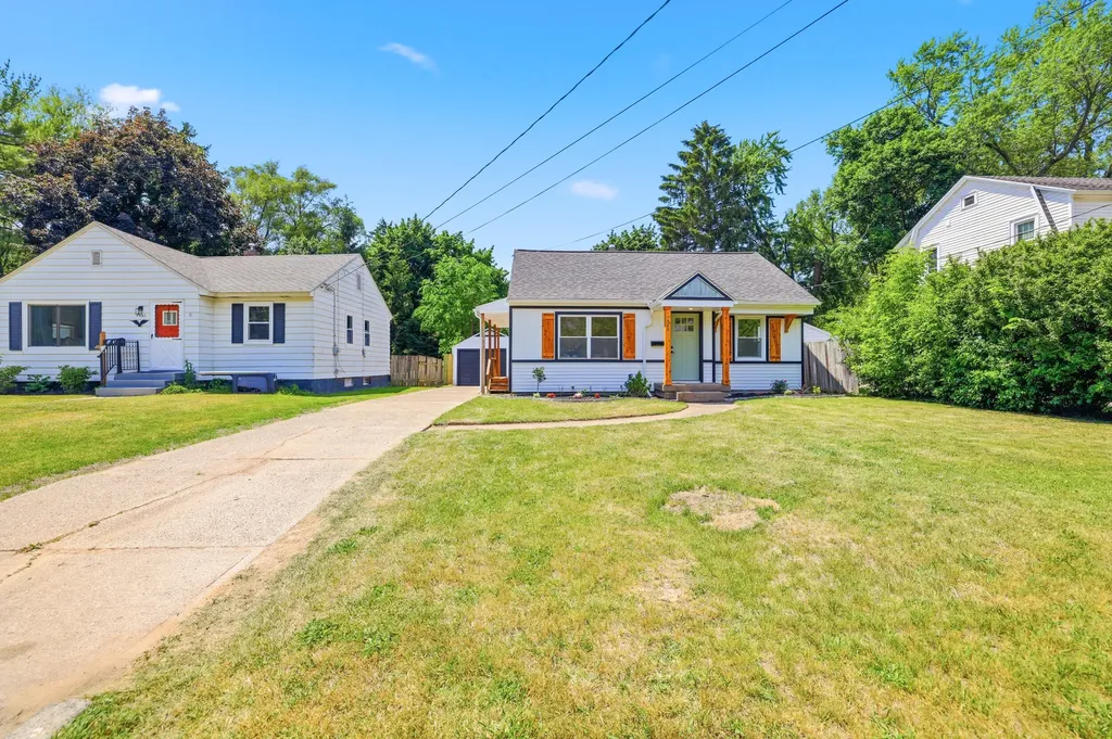 1325 Edith Avenue NE Grand Rapids City MI 49505
