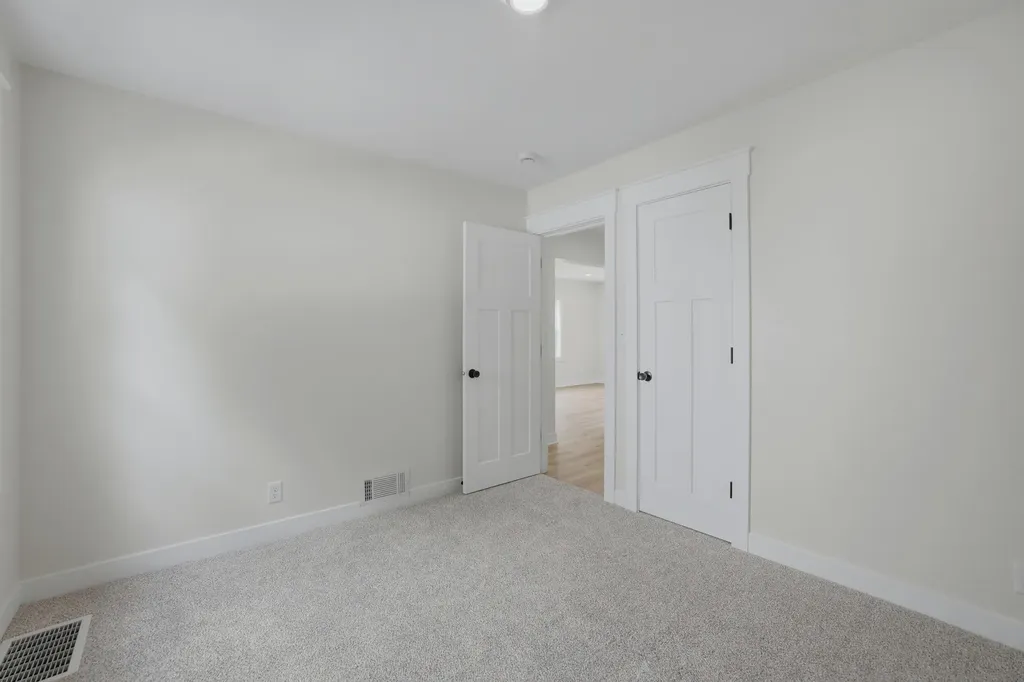 1325 Edith Avenue NE Grand Rapids City MI 49505