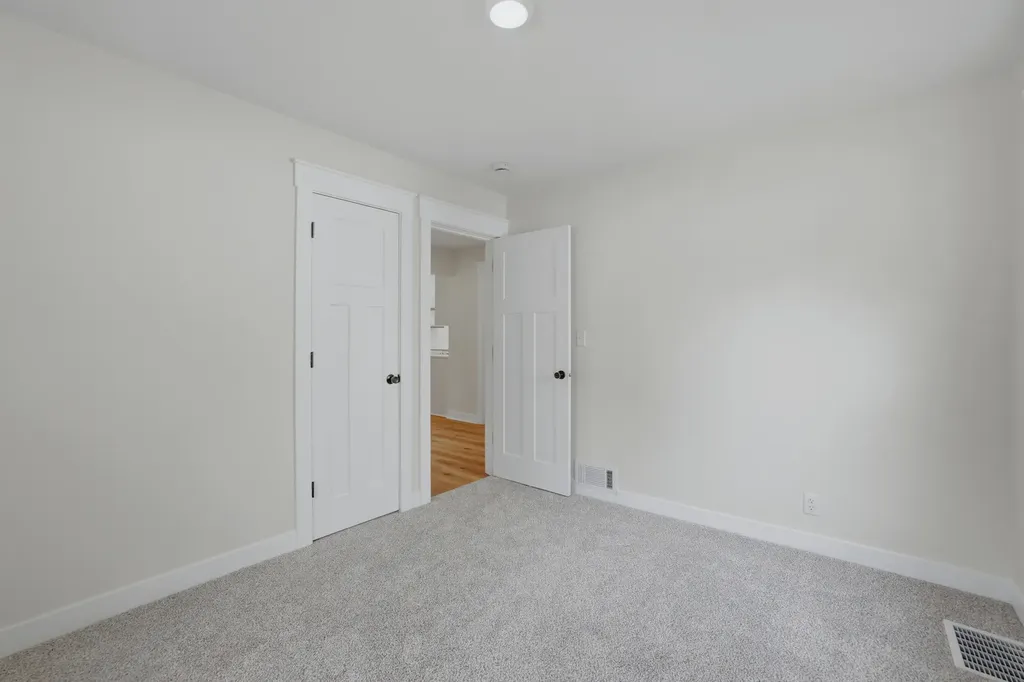 1325 Edith Avenue NE Grand Rapids City MI 49505