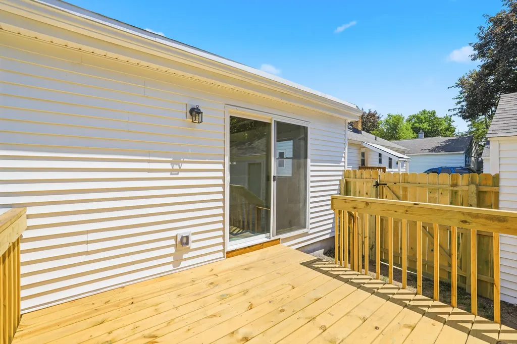 1325 Edith Avenue NE Grand Rapids City MI 49505