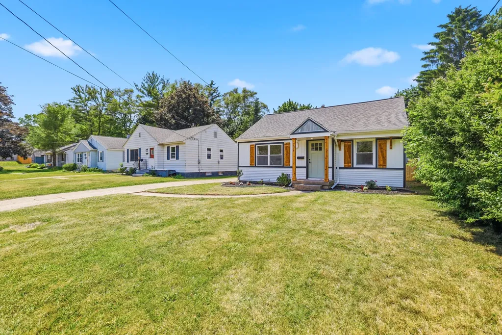 1325 Edith Avenue NE Grand Rapids City MI 49505