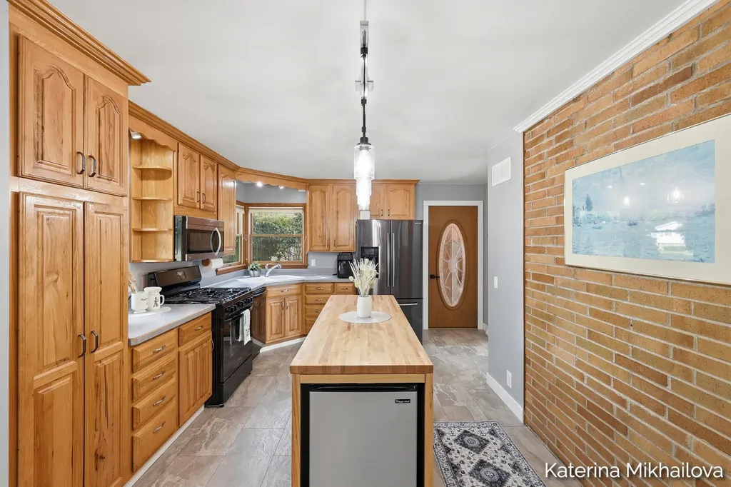 409 Grandview Avenue Homer Village MI 49245