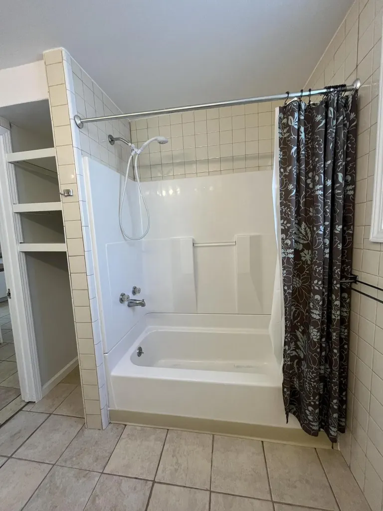 820 Mcreynolds Avenue NW Grand Rapids City MI 49504