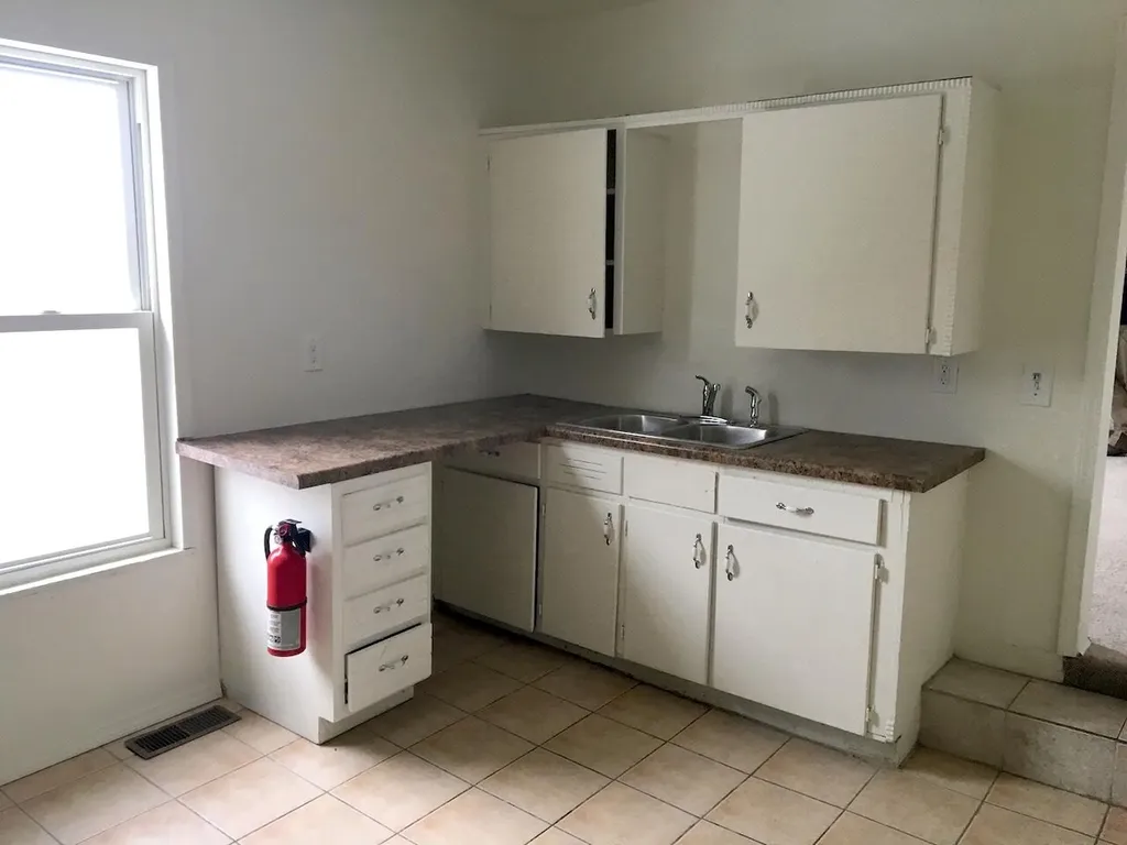 820 Mcreynolds Avenue NW Grand Rapids City MI 49504
