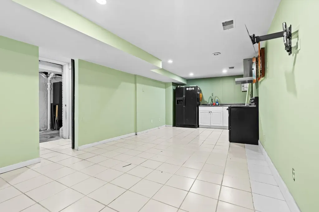 1222 Portland Avenue NE Grand Rapids City MI 49505
