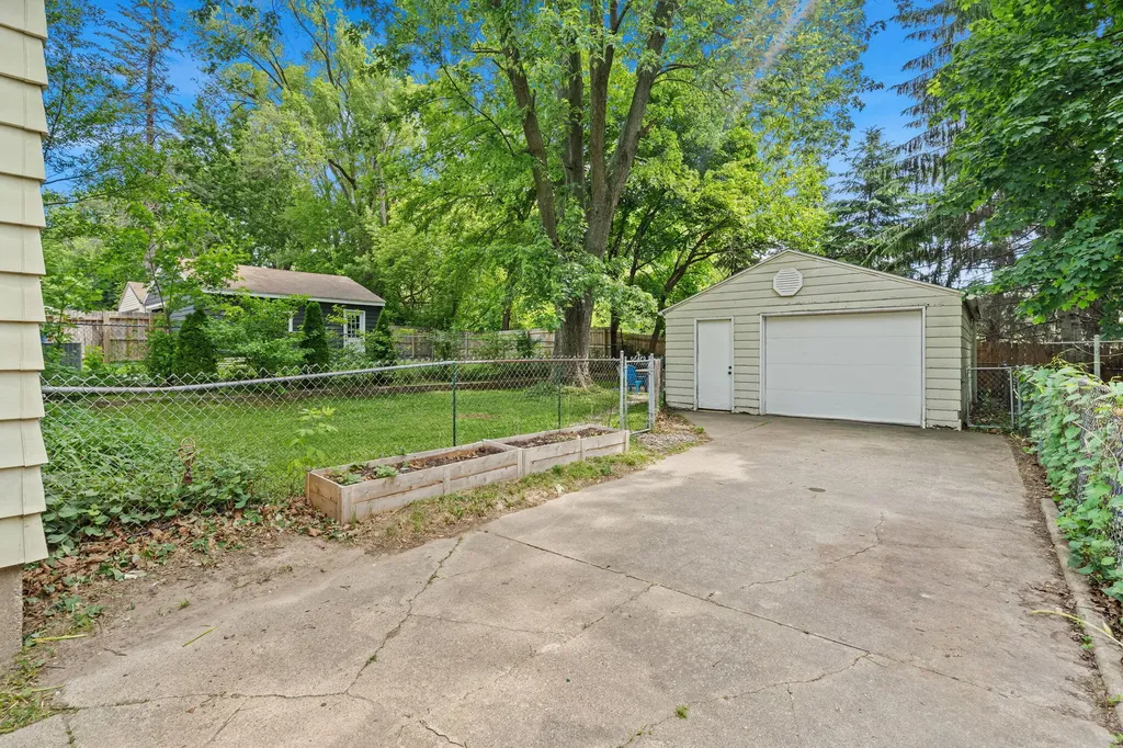 1222 Portland Avenue NE Grand Rapids City MI 49505