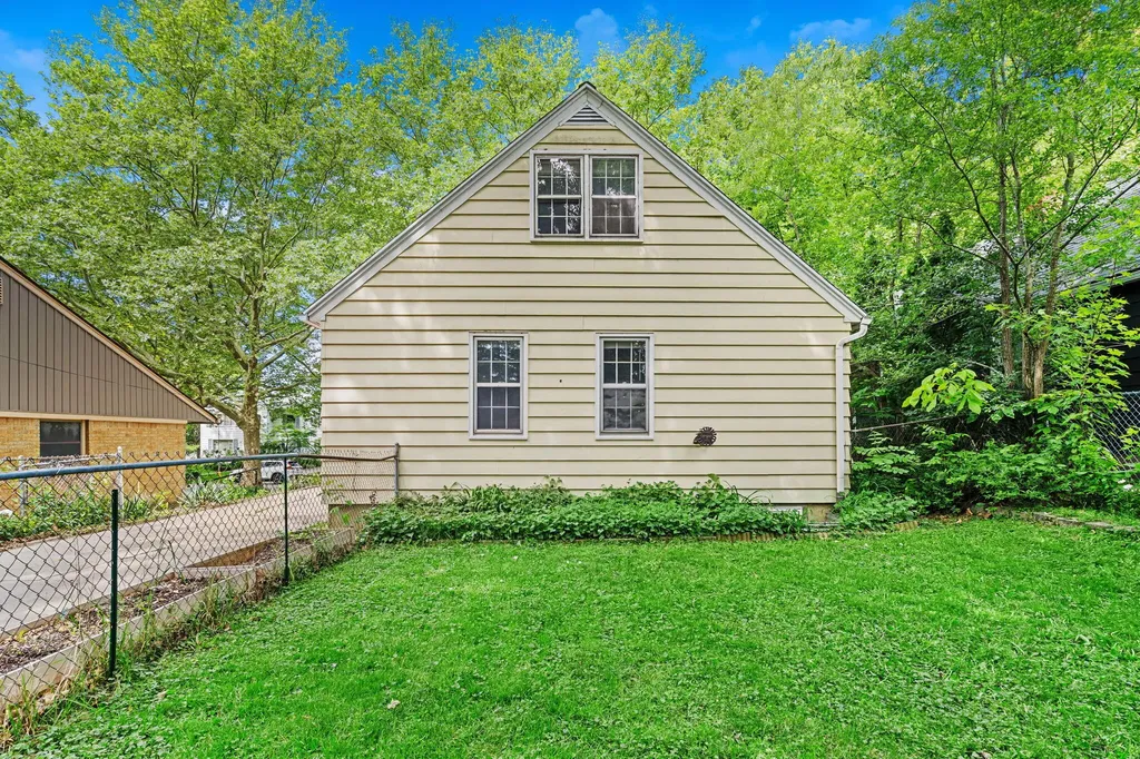 1222 Portland Avenue NE Grand Rapids City MI 49505