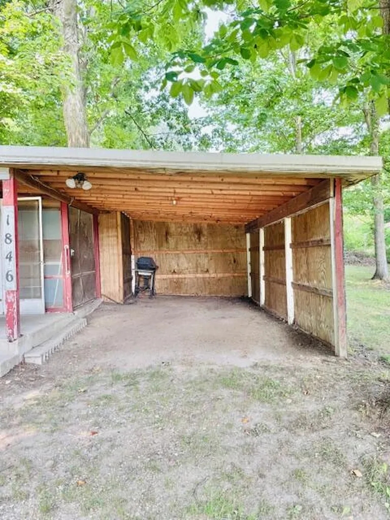 1846 W Tupper Heights Drive Unknown City MI 48849