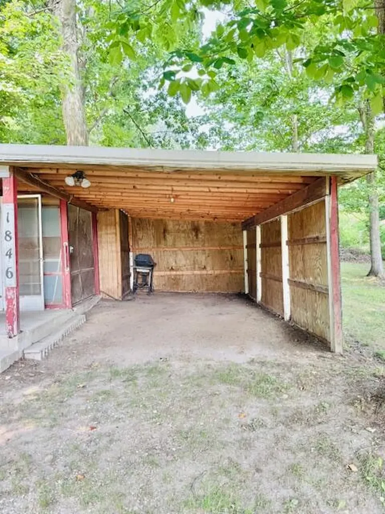 1846 W Tupper Heights Drive Unknown City MI 48849