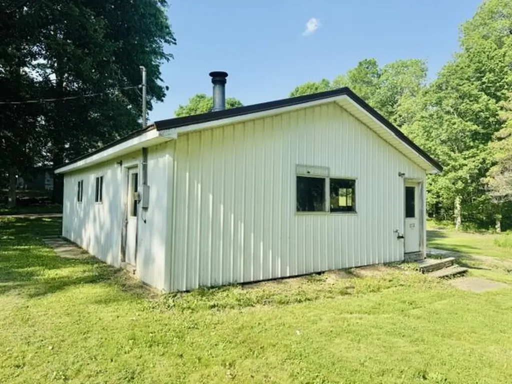 1846 W Tupper Heights Drive Unknown City MI 48849