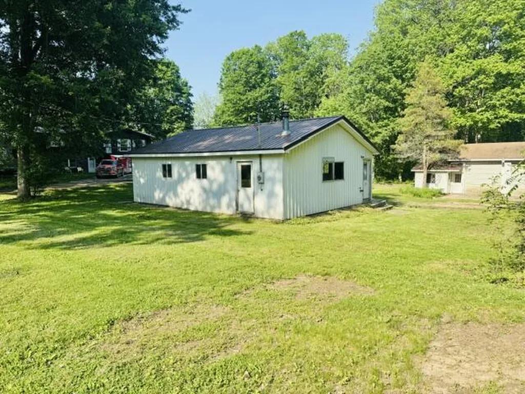 1846 W Tupper Heights Drive Unknown City MI 48849