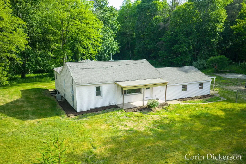 3661 110th Avenue Cheshire Township MI 49010
