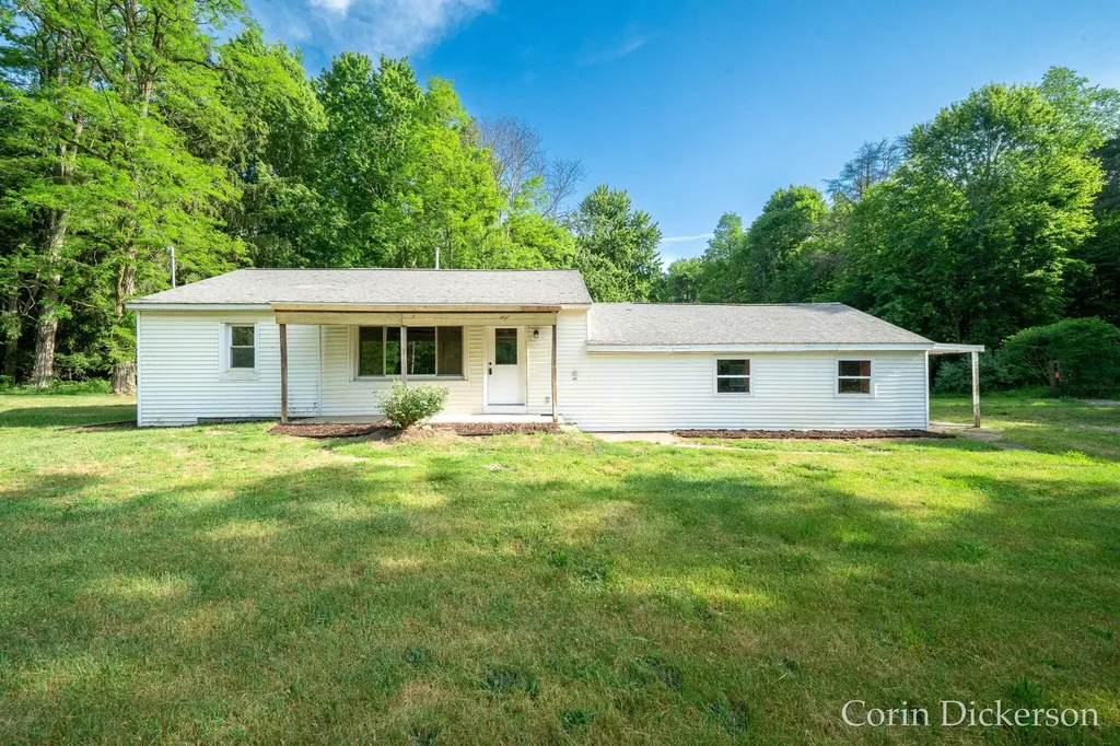 3661 110th Avenue Cheshire Township MI 49010