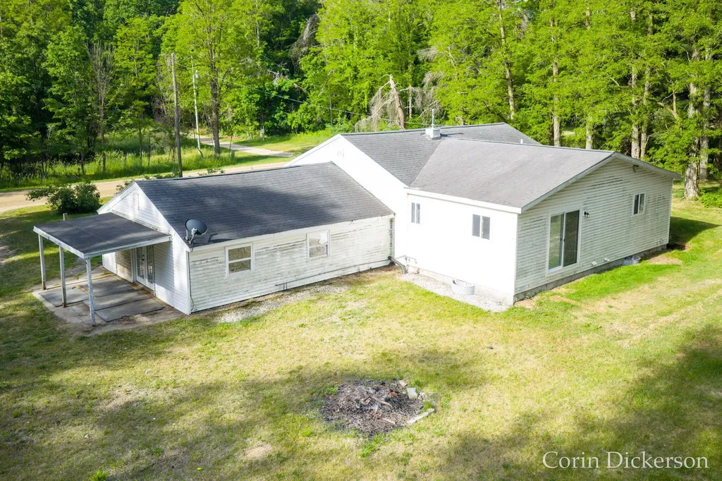 3661 110th Avenue Cheshire Township MI 49010