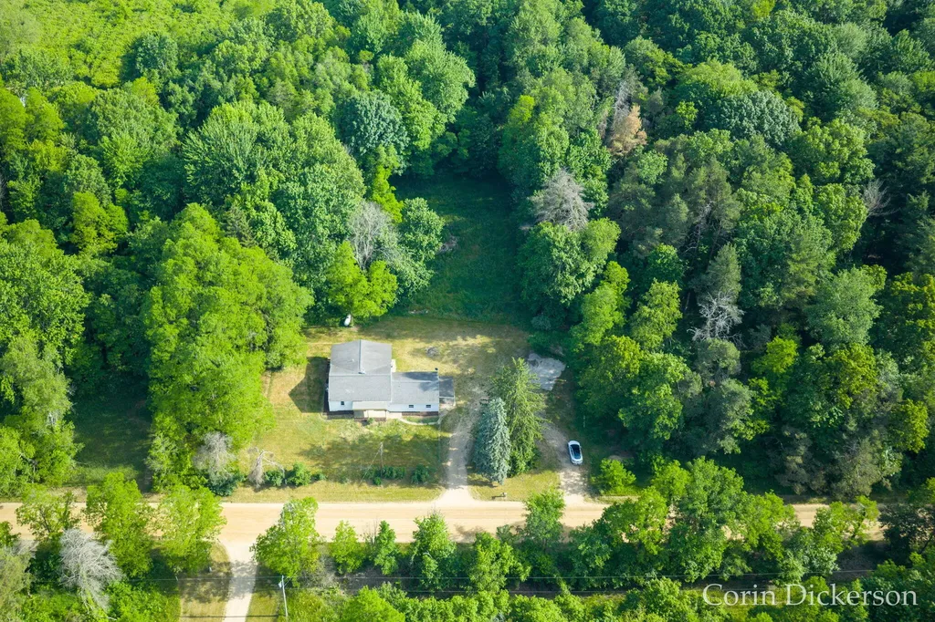 3661 110th Avenue Cheshire Township MI 49010