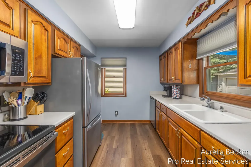 3414 Perry Avenue SW Wyoming City MI 49519
