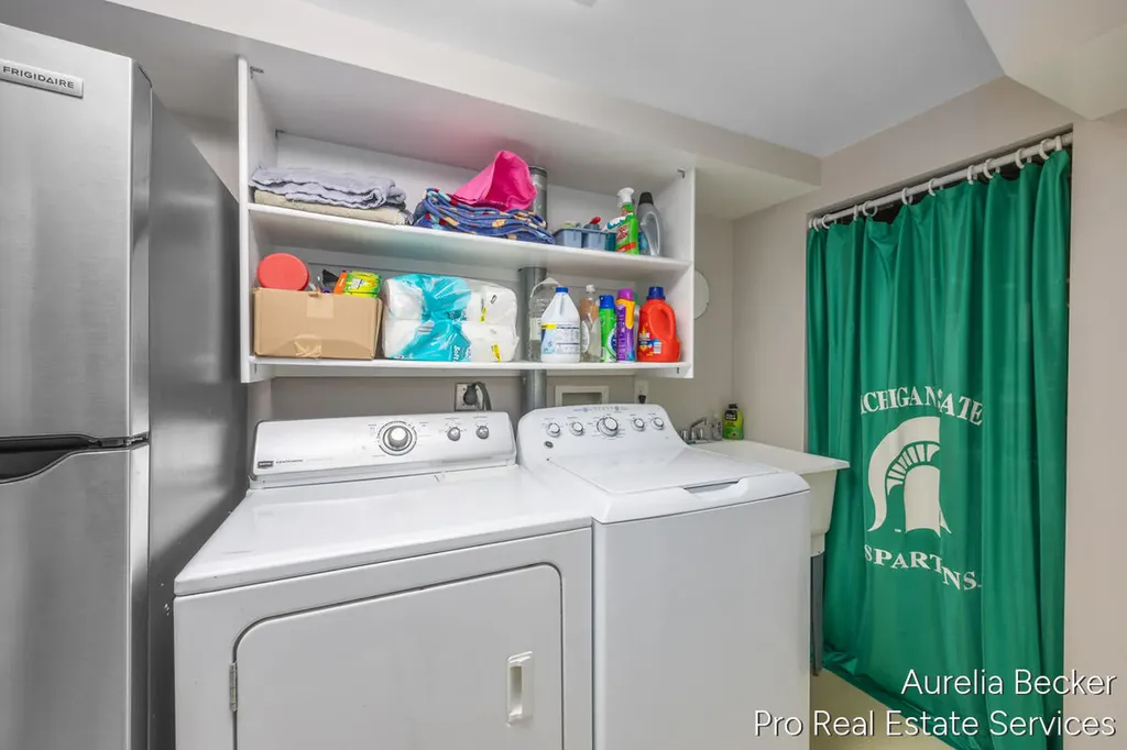 3414 Perry Avenue SW Wyoming City MI 49519