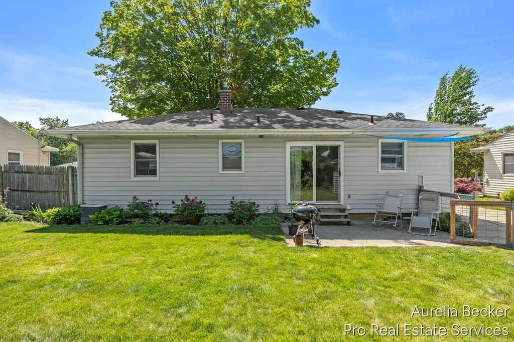 3414 Perry Avenue SW Wyoming City MI 49519