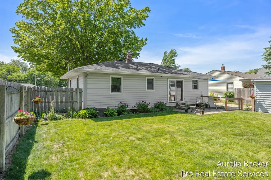 3414 Perry Avenue SW Wyoming City MI 49519