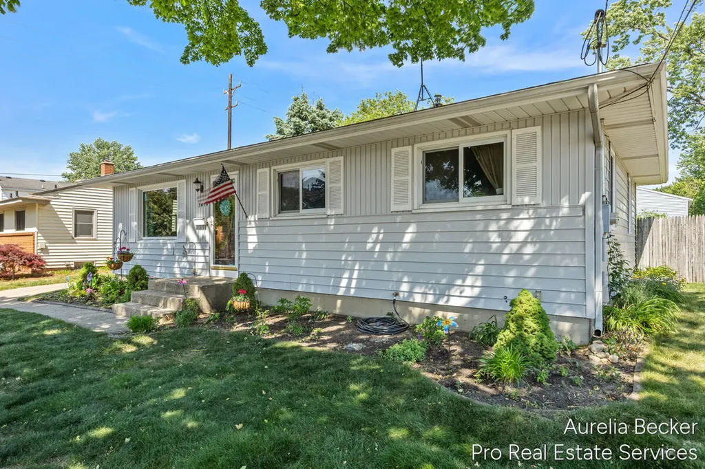 3414 Perry Avenue SW Wyoming City MI 49519