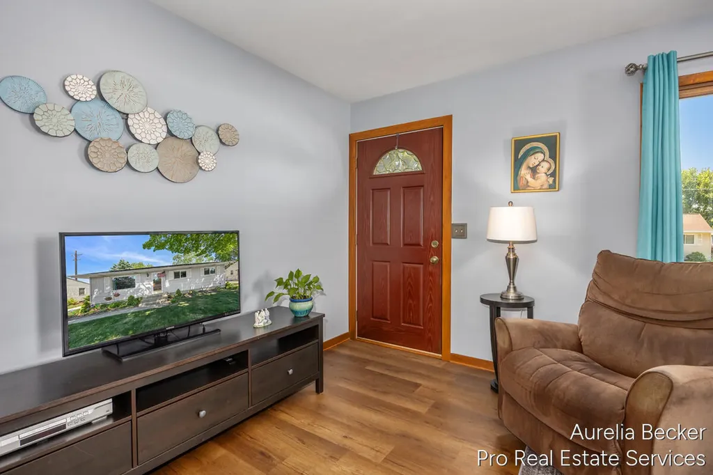 3414 Perry Avenue SW Wyoming City MI 49519