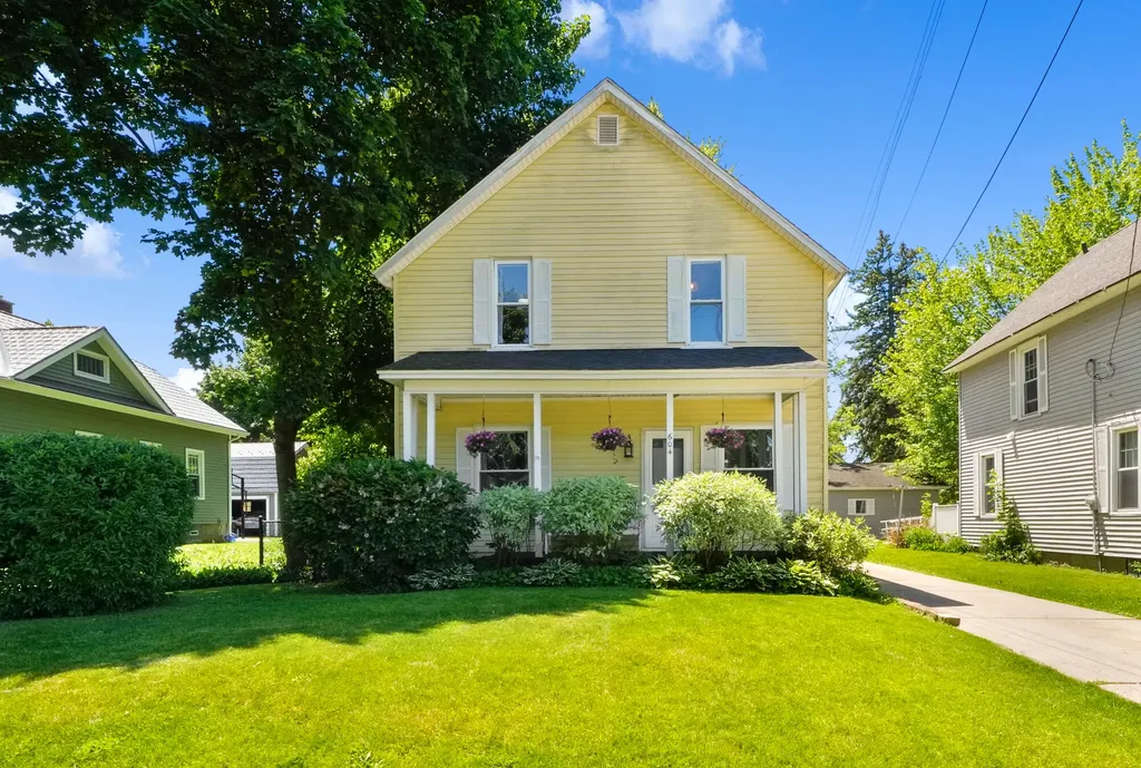 604 Hubbard Street NE Grand Rapids City MI 49525