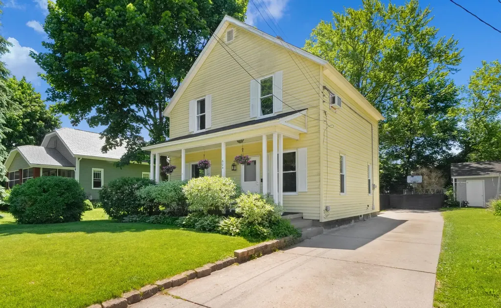 604 Hubbard Street NE Grand Rapids City MI 49525
