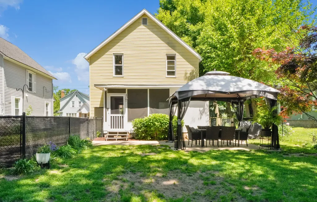 604 Hubbard Street NE Grand Rapids City MI 49525