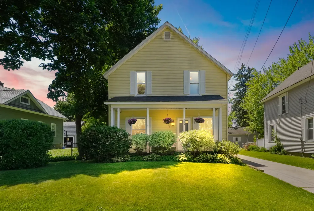 604 Hubbard Street NE Grand Rapids City MI 49525