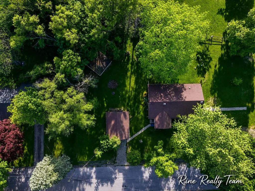 18 E Montgomery Street Hillsdale City MI 49242
