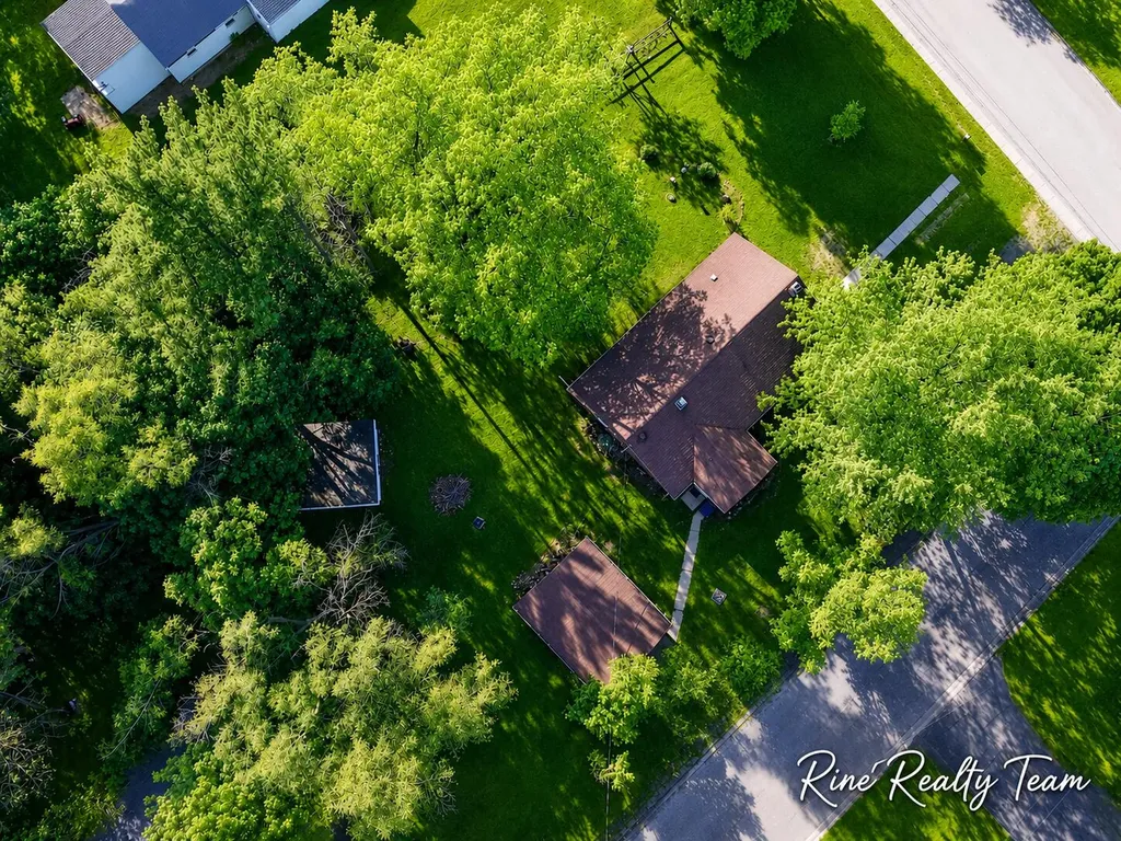 18 E Montgomery Street Hillsdale City MI 49242
