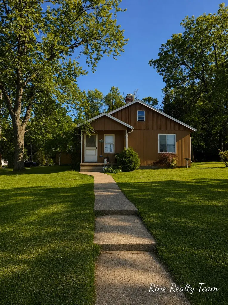 18 E Montgomery Street Hillsdale City MI 49242