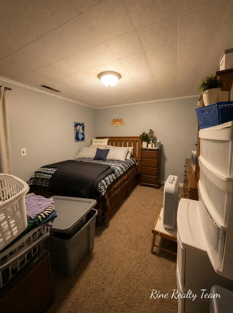 18 E Montgomery Street Hillsdale City MI 49242