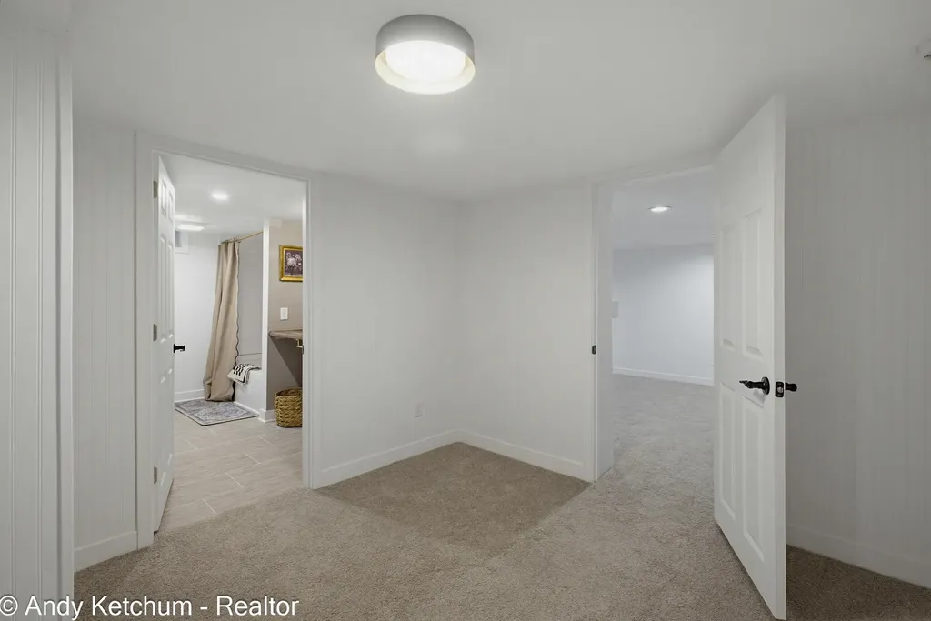 315 W 40th Street Holland City MI 49423
