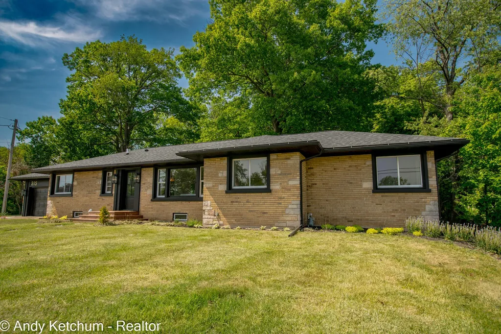 315 W 40th Street Holland City MI 49423