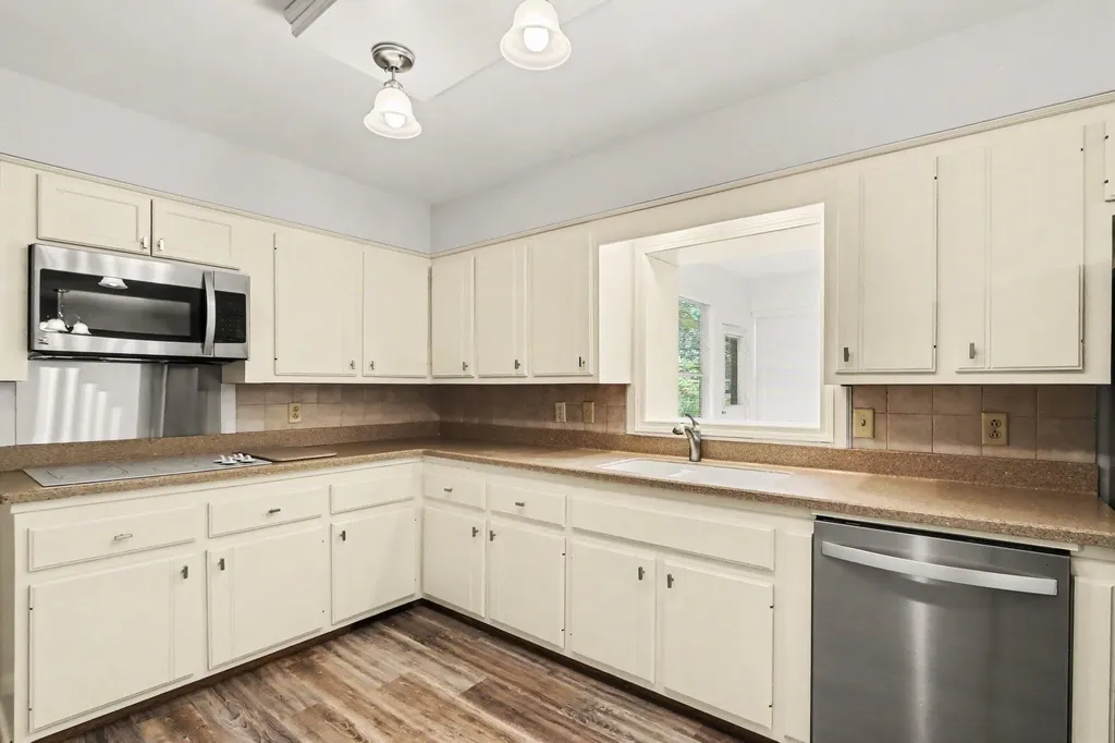 7723 Yorktown Street Richland Village MI 49083