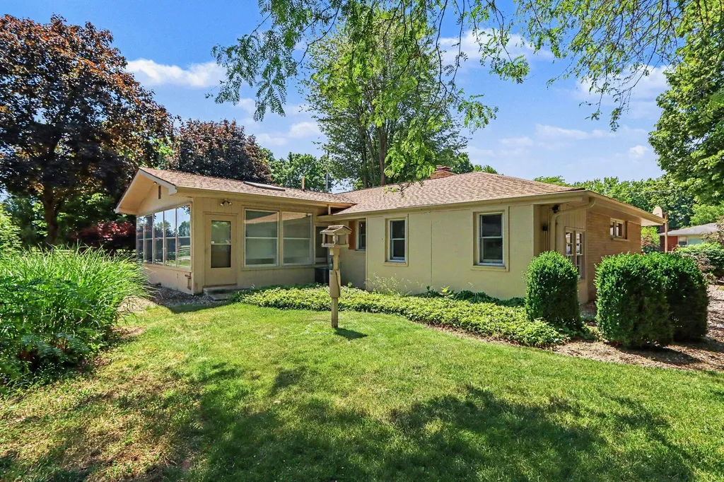 7723 Yorktown Street Richland Village MI 49083